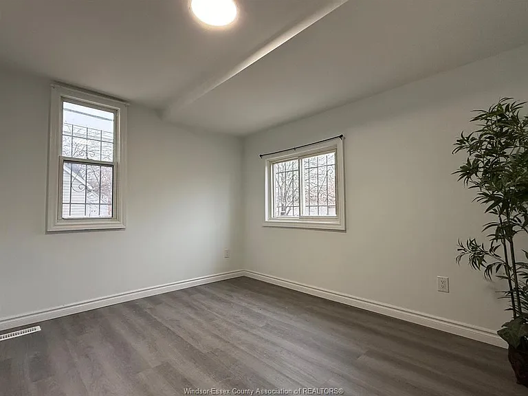 941 Cataraqui St — Photo 20
