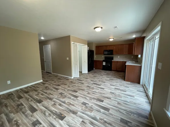 140 Pin Oak Court, Hollister, MO 65672