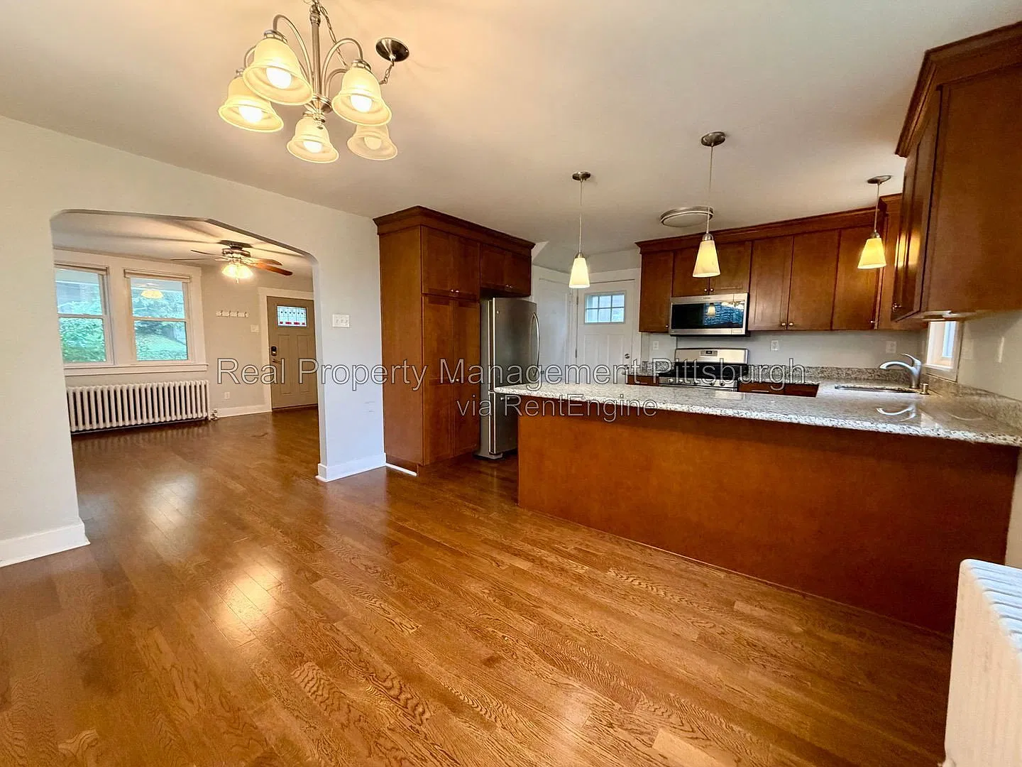 3 bed, 1.5 bath, 1100 sqft, $1,900 — Photo 4