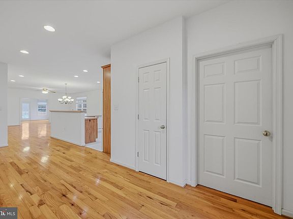 3rd image of 309 Brookline Dr