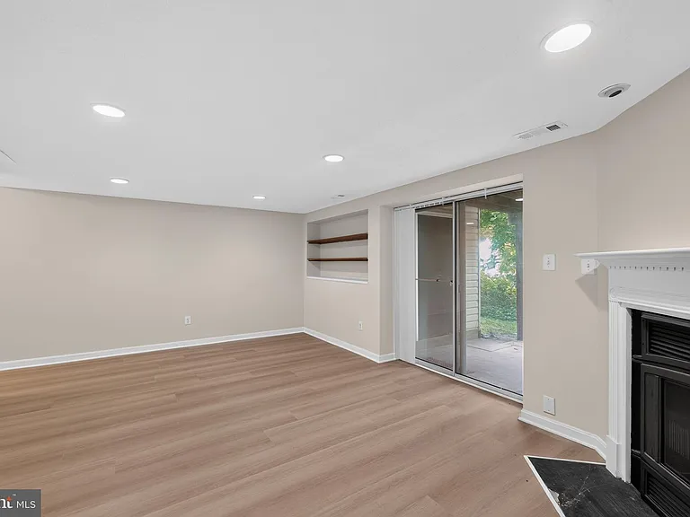 55 Oak Crest Ct — Photo 33