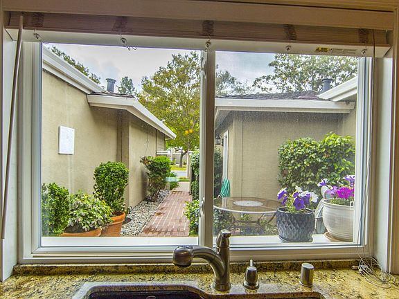 5th image of 1107 Silver Oak Ct