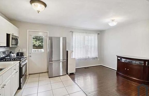 3rd image of 12 Durness Ct Unit 30D