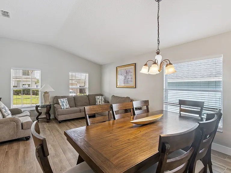 639 Kensington Dr — Photo 10