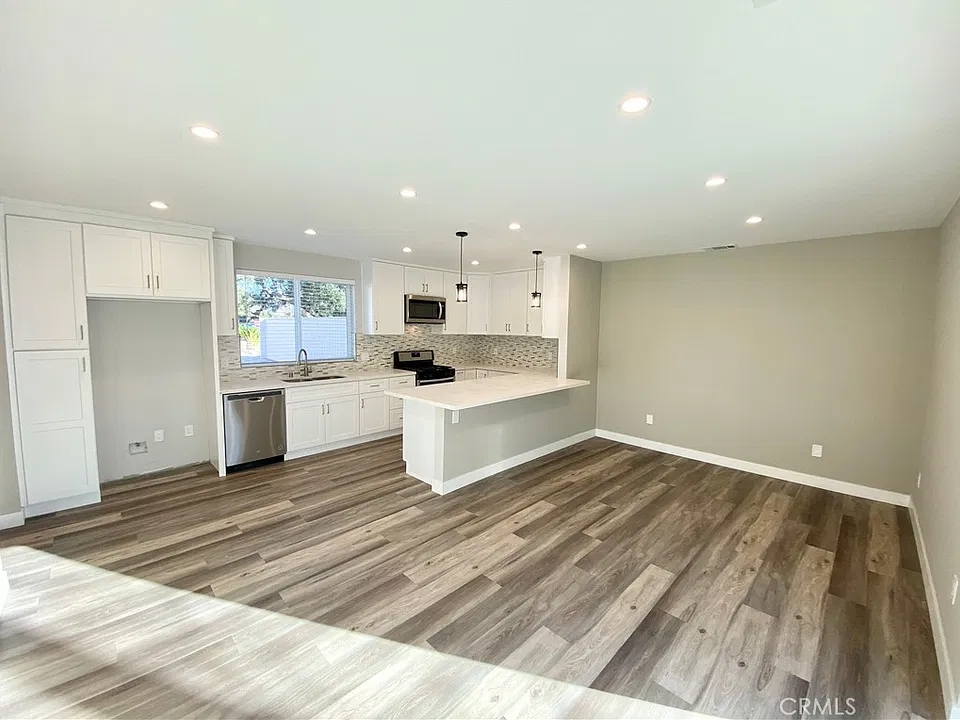 958 Chevron Ct