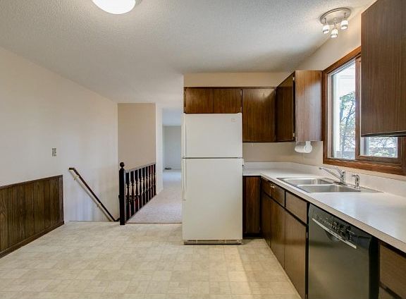 4th image of 2197 Broadway Ave W