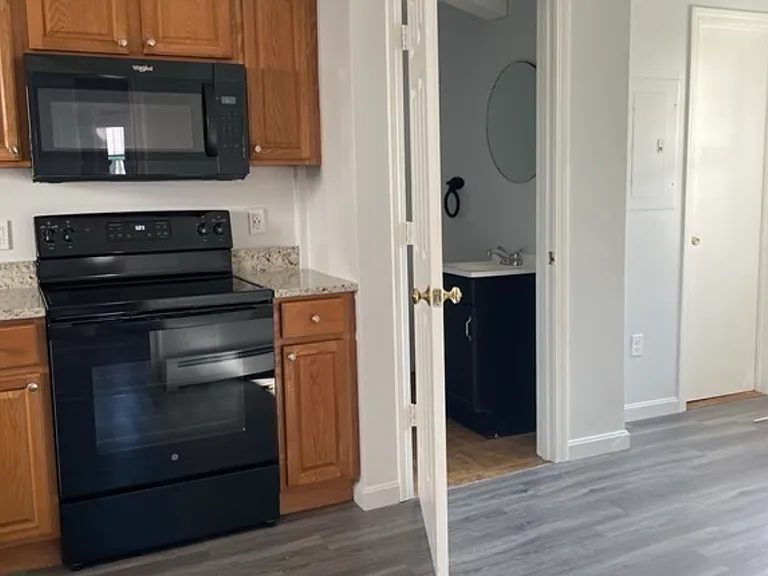46 Lowell St #1A — Photo 16