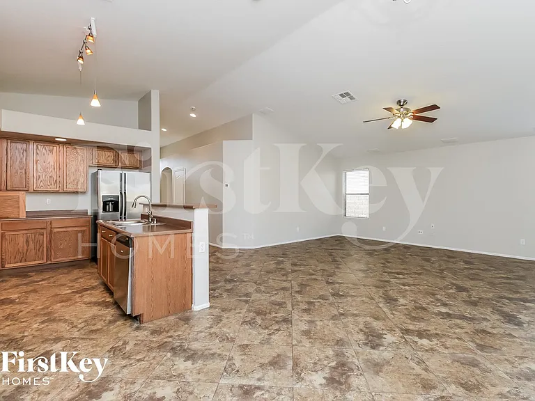 2060 W Goldmine Mountain Dr — Photo 5