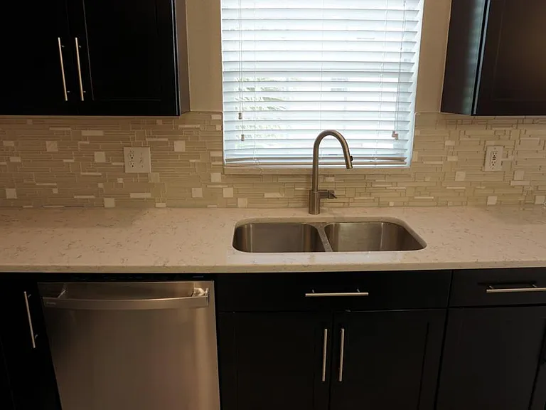 1535 W Cass St — Photo 4