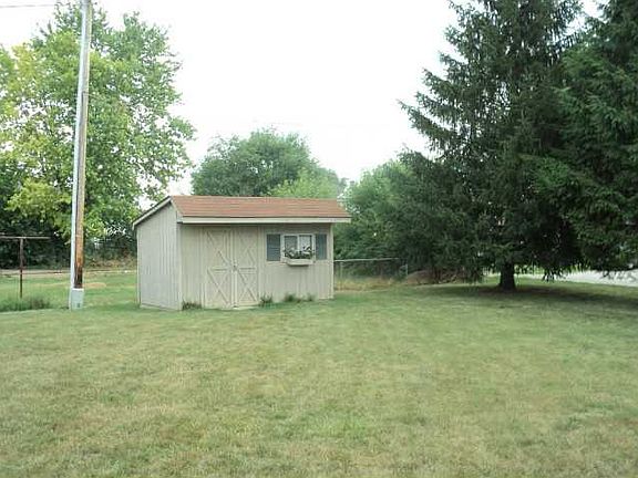 5th image of 107 Pinewood Ct