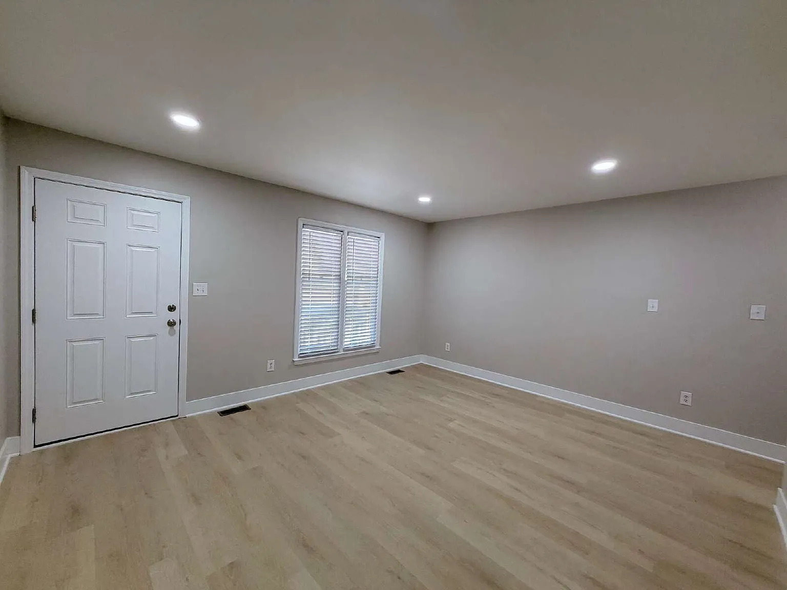 2 bed, 1.5 bath, 1100 sqft, $1,350 — Photo 4
