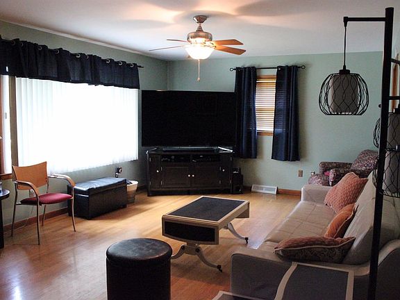 5th image of 634 Parkside Dr