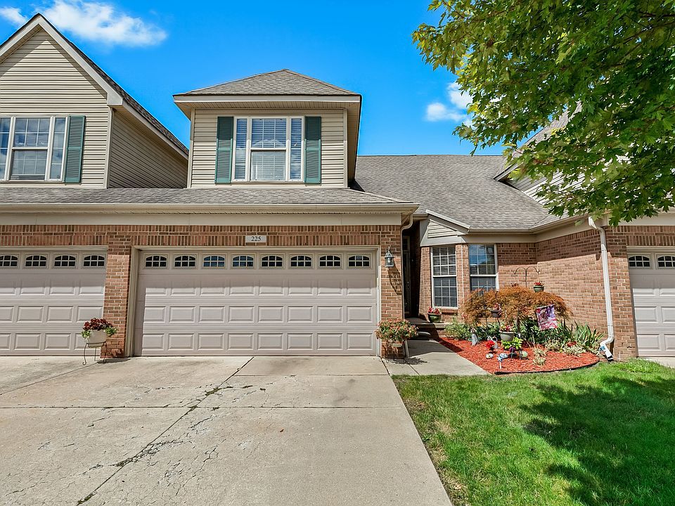1st image of 225 Carson Dr
