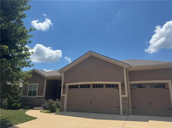 18425 W 193rd Ter, Spring Hill, KS 66083