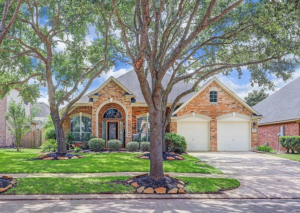1st image of 515 Silver Creek Cir