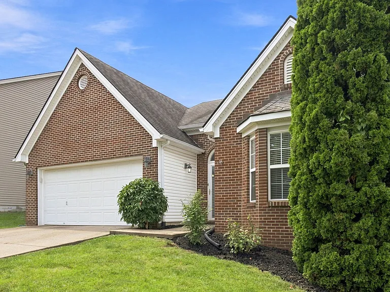 3901 Winthrop Dr — Photo 2