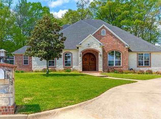 2406 Shadow Creek Cir, Longview, TX 75605