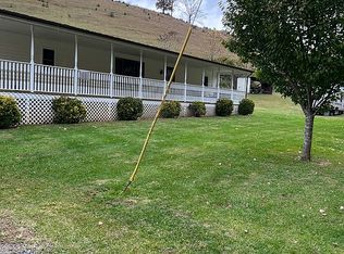 397 Burgess Hollow Rd, Saltville, VA 24370