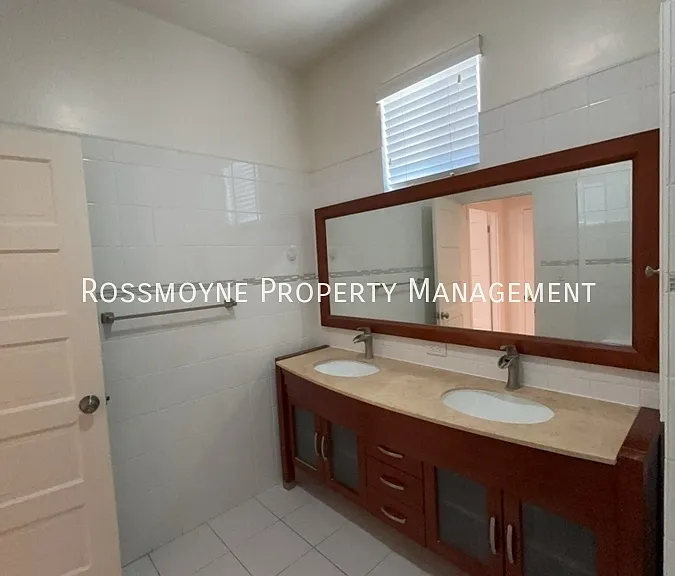 1023 Virginia Pl — Photo 12