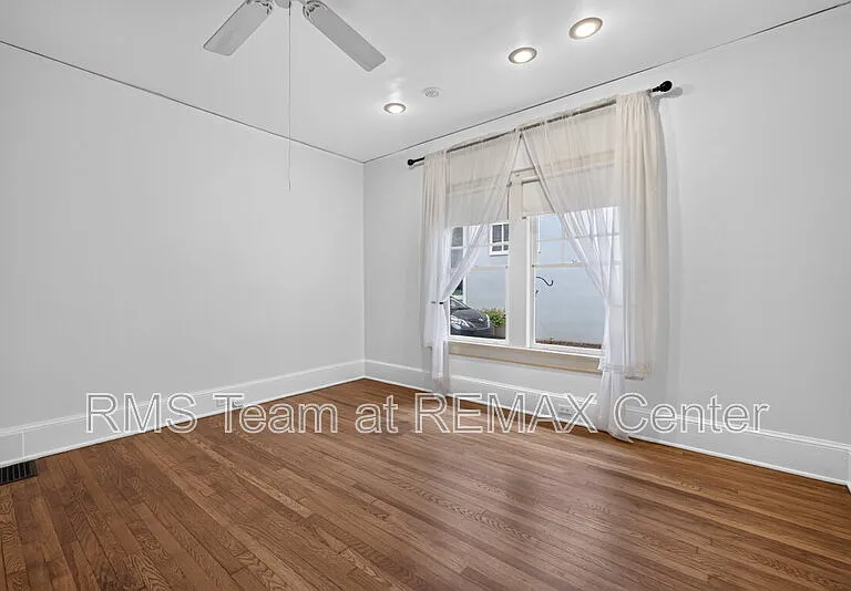 582 Clifton Rd NE — Photo 37