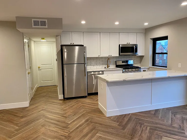 7548 Parkdale Ave #3B — Photo 3