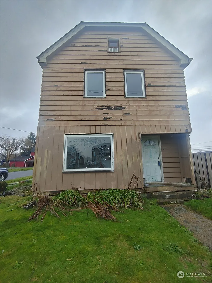800 E Market Street photo 1