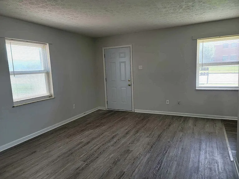 713 Mill St — Photo 3