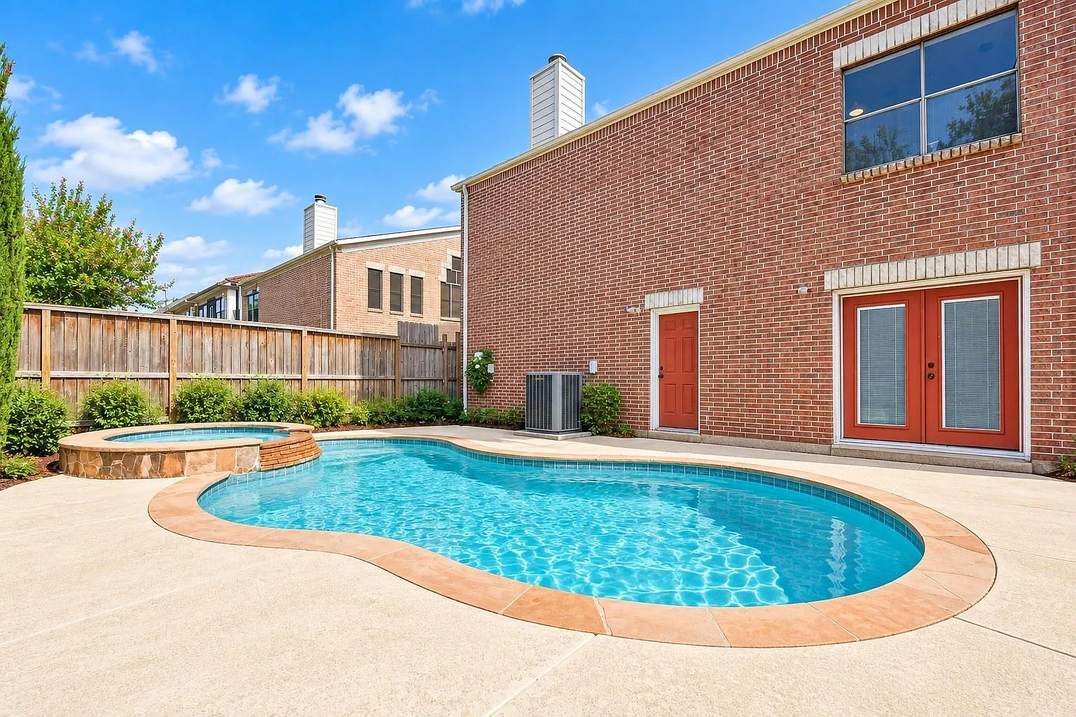 3 bed, 2.5 bath, 2260 sqft, $3,300 — Photo 4