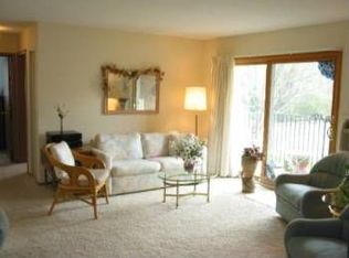 9141 Olson Memorial Hwy APT 202, Golden Valley, MN 55427