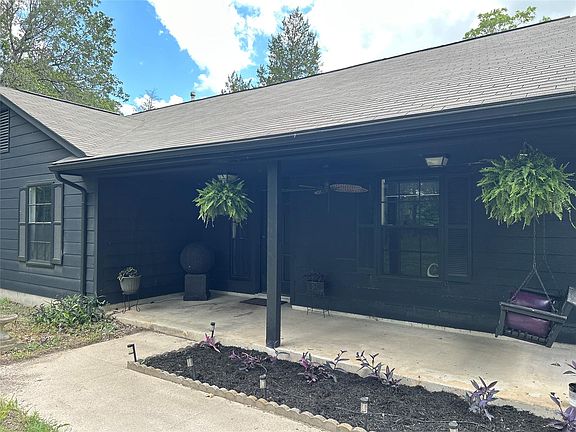 2nd image of 120 Rocky Ln