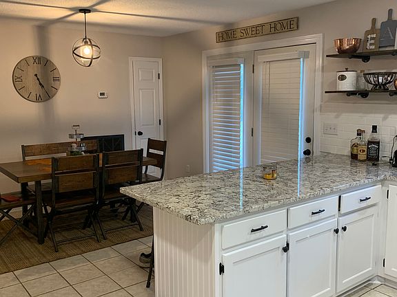 2nd image of 320 Susie Dr