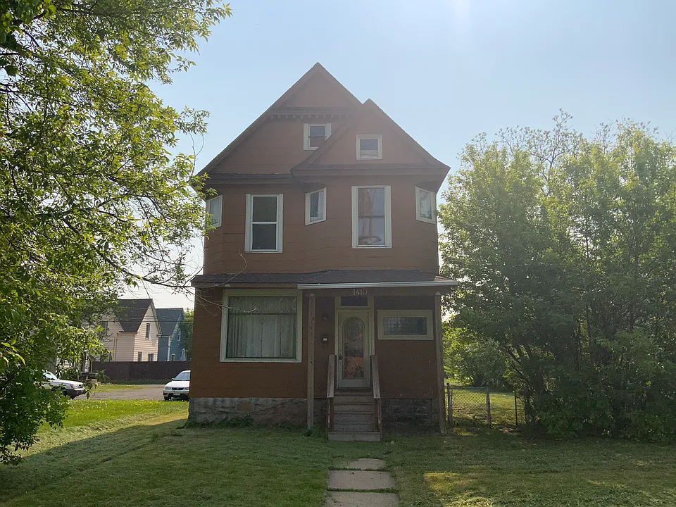 1410 John Ave