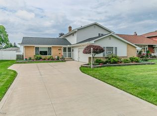5852 Ashcroft Dr, Mayfield Heights, OH 44124