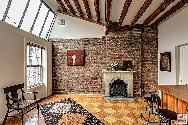 Sold by Wohlfarth & Associates Inc | media 17