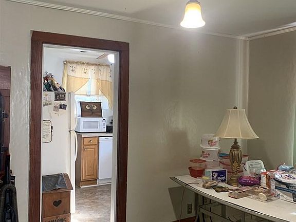 5th image of 234 N Cherry St
