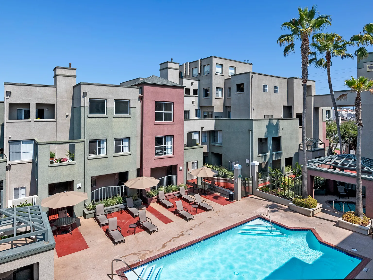 CentrePointe Apartments — Photo 1