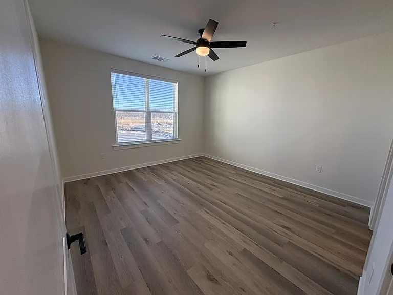 815 Bolivar Dr — Photo 7