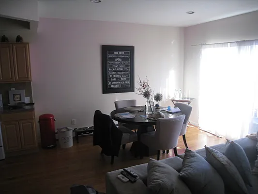 Rented by Alexiou Realty | media 4