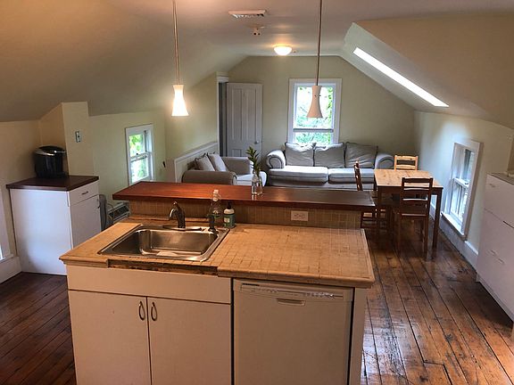 5th image of 119 Elmwood Ave