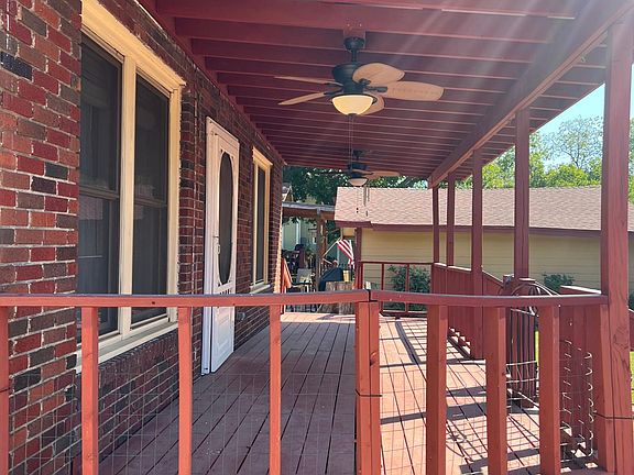 2nd image of 1423 Park St