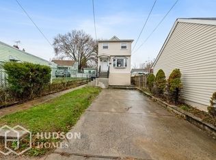 865 Kriel St, Perth Amboy, NJ 08861