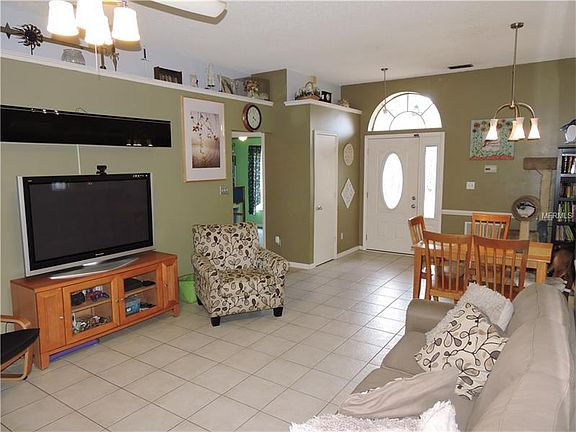 3rd image of 3808 Blackberry Cir