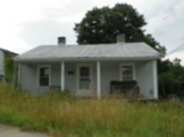 806 South St, Martinsville, VA 24112