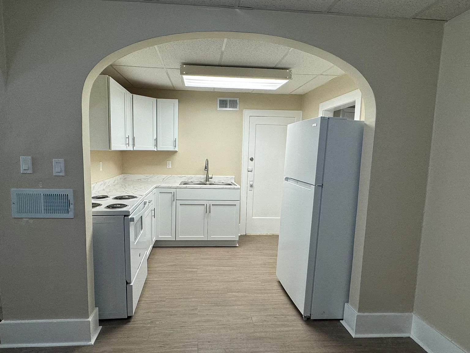 1 bed, 700 sqft, $600 — Photo 2