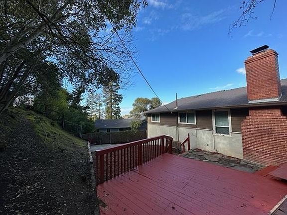 5th image of 151 Manzanita Dr