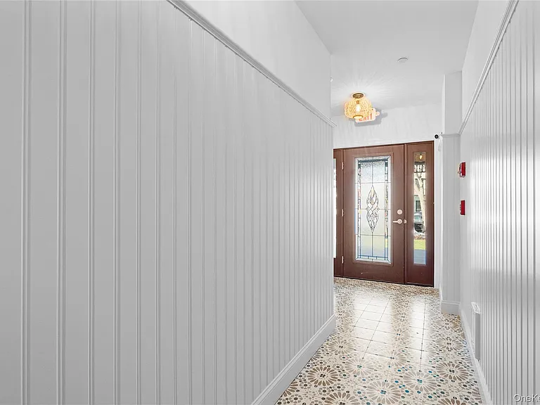 584 Main St #1 — Photo 10