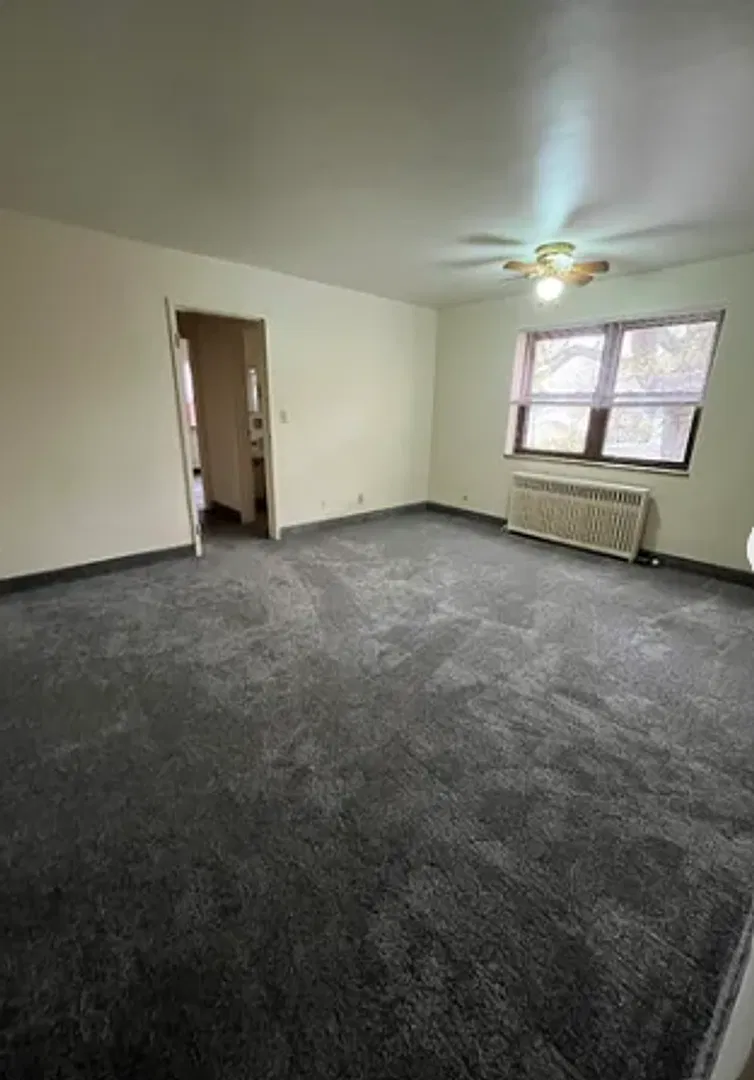 1-2 bedroom units on West 9th Street — Photo 2