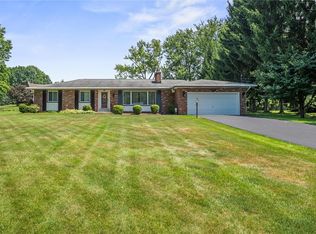 895 Christy Rd, Hermitage, PA 16148