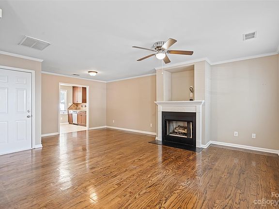 4th image of 16932 Bridgeton Ln