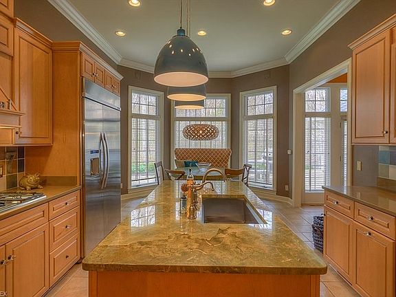 5th image of 1254 Oak Knoll Dr